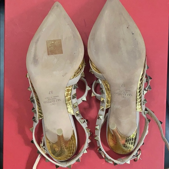 Valentino Garavani RockStud gold ankle strap pump - Picture 8 of 8